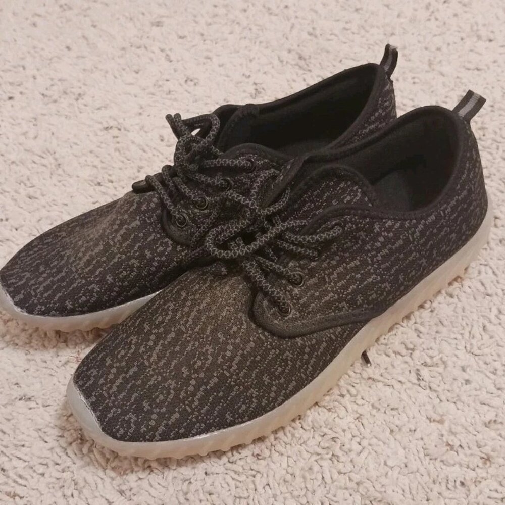 Women's/Men's Breathable LED Light Up Shoes Flashing Sneakers 44 W12- M10.5